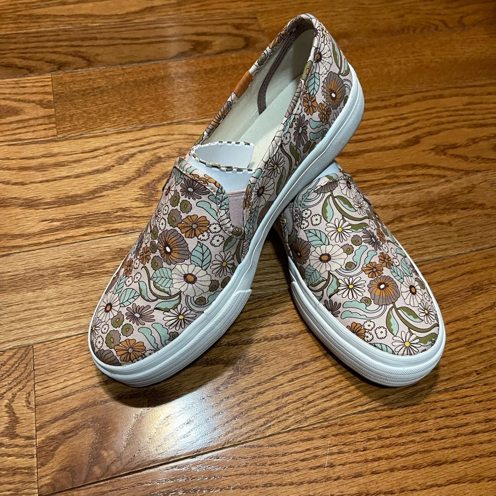 Women’s Keds mauve floral slip on sneakers